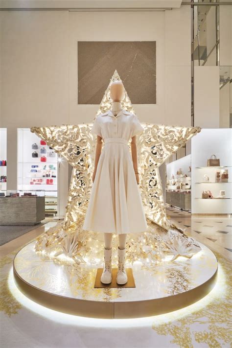 dior tokyo gynoid|The Sparklingly Festive Decor of the Dior Boutique in .